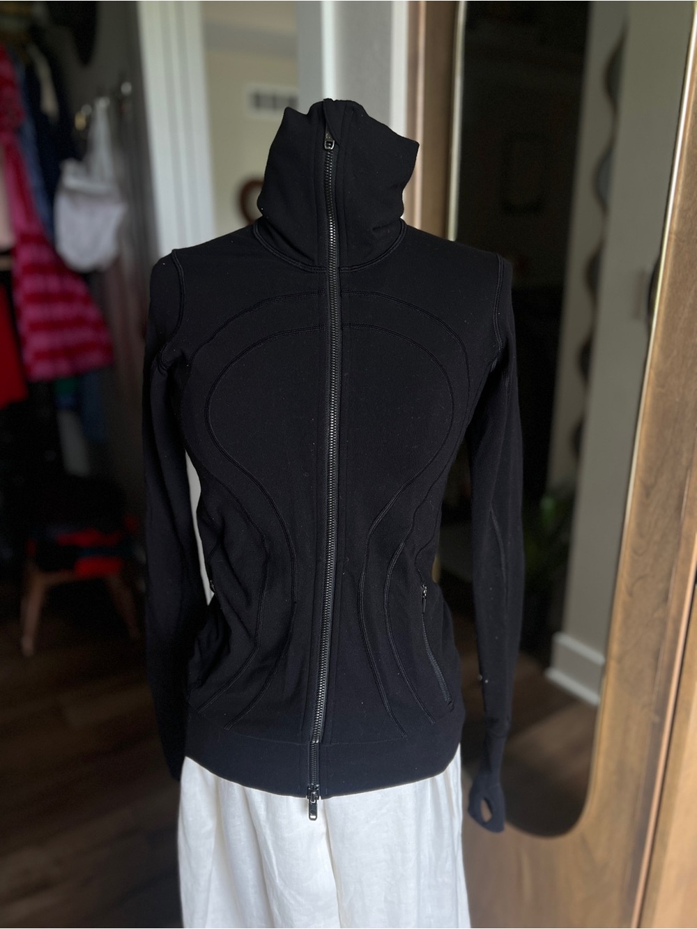 Lululemon LTD Edition In Stride Black Define Ruffle Full Zip Jacket Scuba Neck